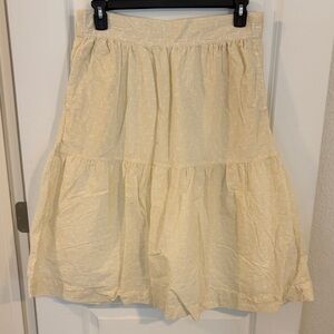 Elegant yellow  Skirt with pockets !